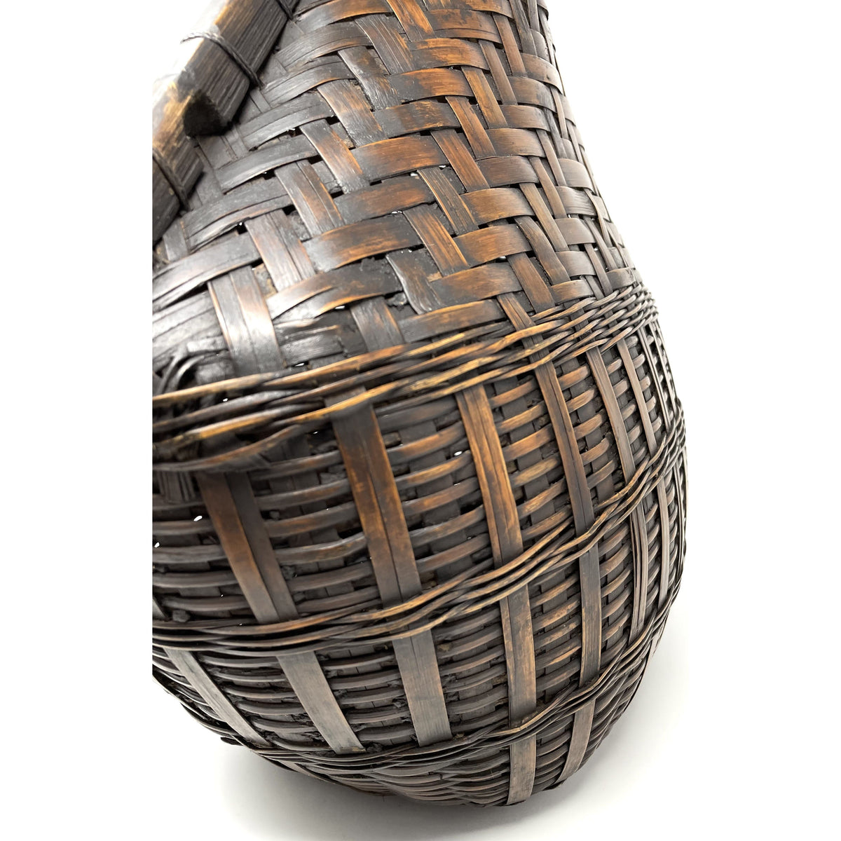 Ancien panier créel de pêche en osier 16,5 large sangle cuir décor Ancien panier créel de pêche en osier 16,5 large sangle cuir décor