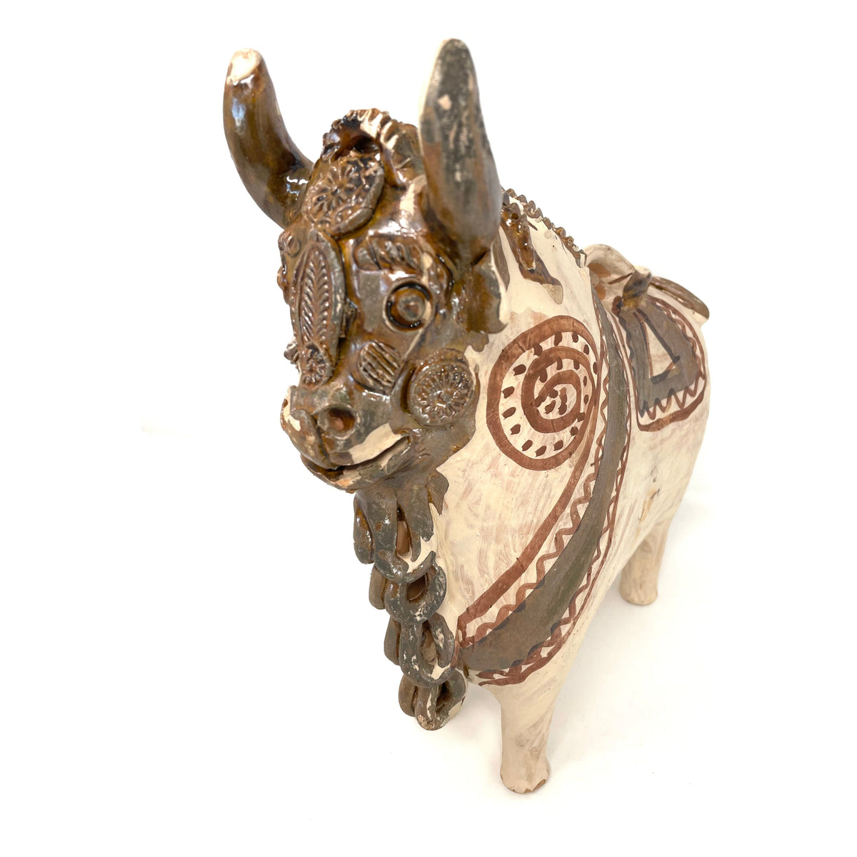 Vintage Pucará Folk Art Bull with Beige Coloration from Peru - 12: H X 11" L X 4.25" W